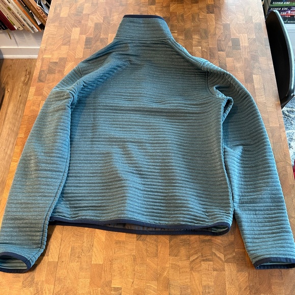 L.L. Bean Ribbed Pullover Sweater - Picture 2 of 4